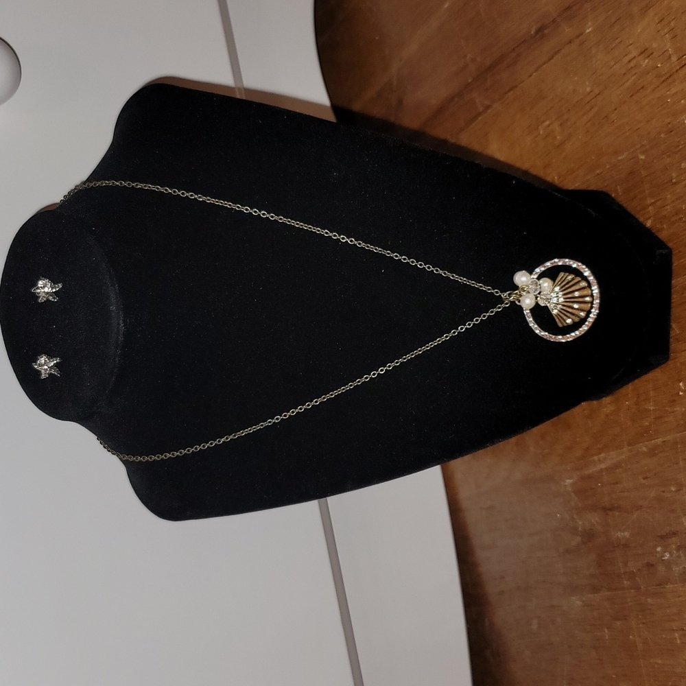 Avon Necklace and Earrings
